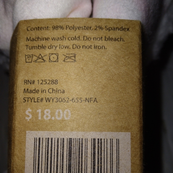 Rae Dunn Slipper Socks - Picture 3 of 6